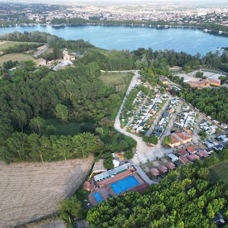 Camping Bungalow El Llac De Banyoles Porqueres エクステリア 写真