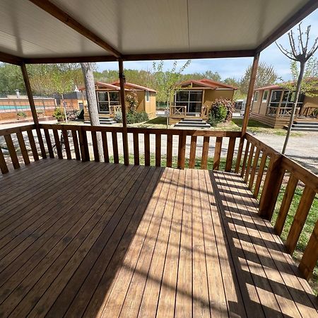 Camping Bungalow El Llac De Banyoles Porqueres エクステリア 写真