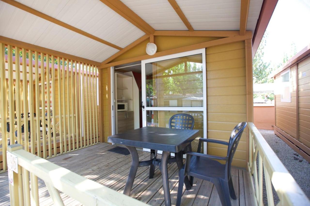 Camping Bungalow El Llac De Banyoles Porqueres エクステリア 写真