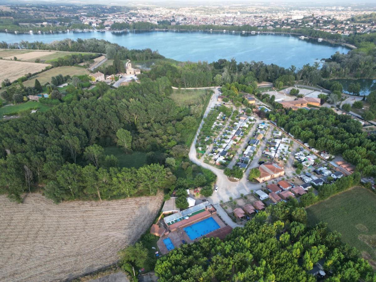 Camping Bungalow El Llac De Banyoles Porqueres エクステリア 写真