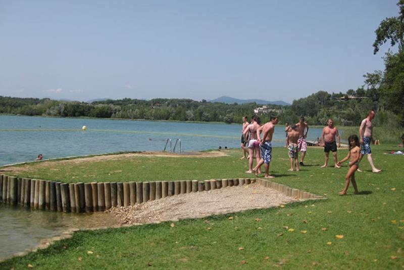 Camping Bungalow El Llac De Banyoles Porqueres エクステリア 写真