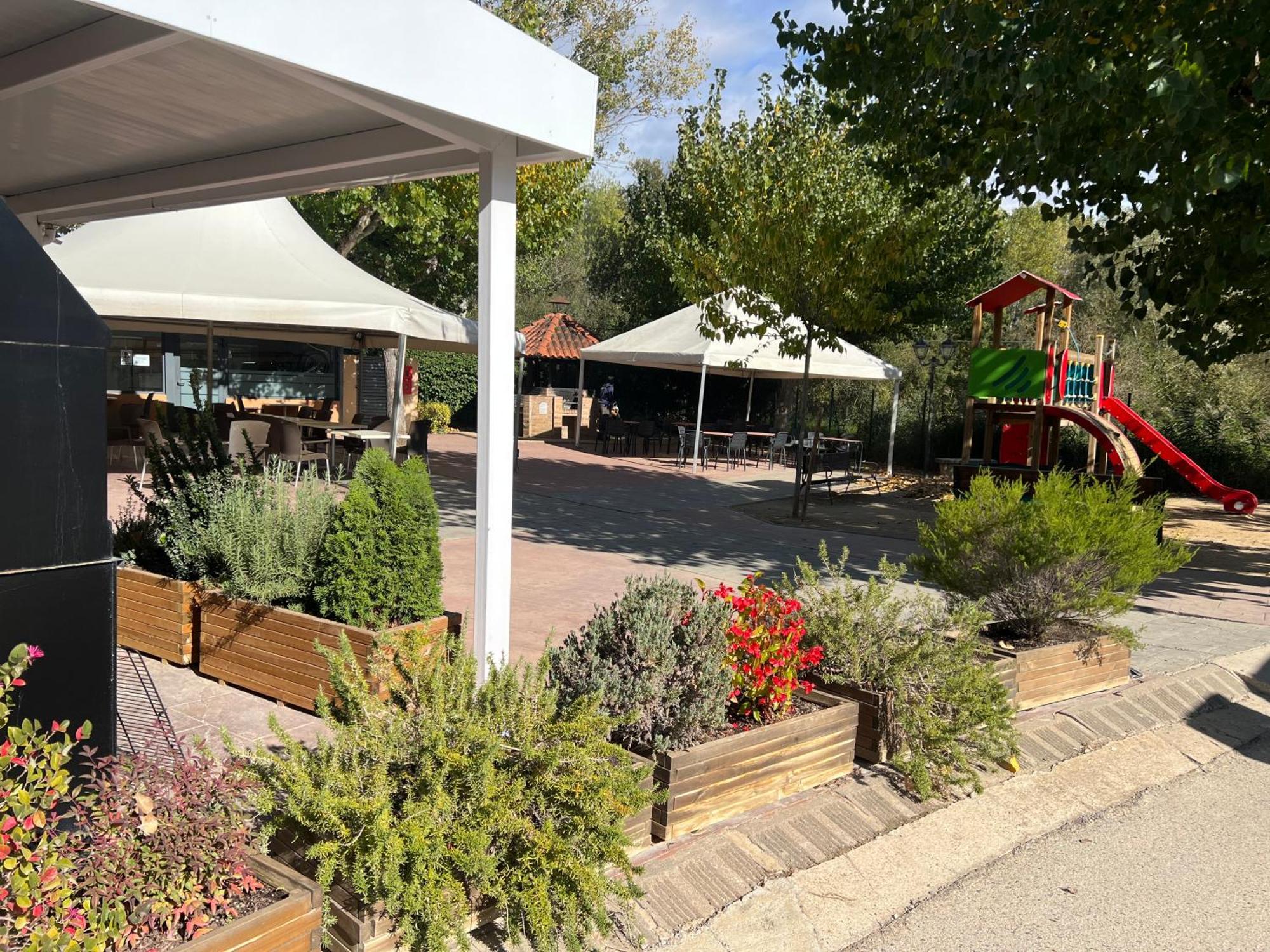 Camping Bungalow El Llac De Banyoles Porqueres エクステリア 写真